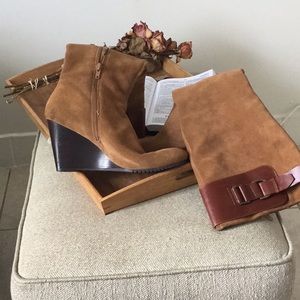 Suede boots